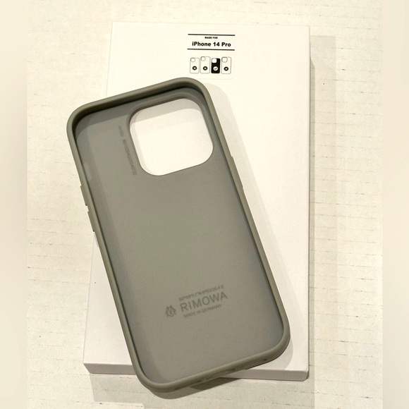 Rimowa iphone case compatible for iPhone 14 Pro - Picture 2 of 9
